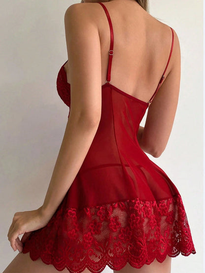 Dessous mit V-Ausschnitt und Schleifenträgern